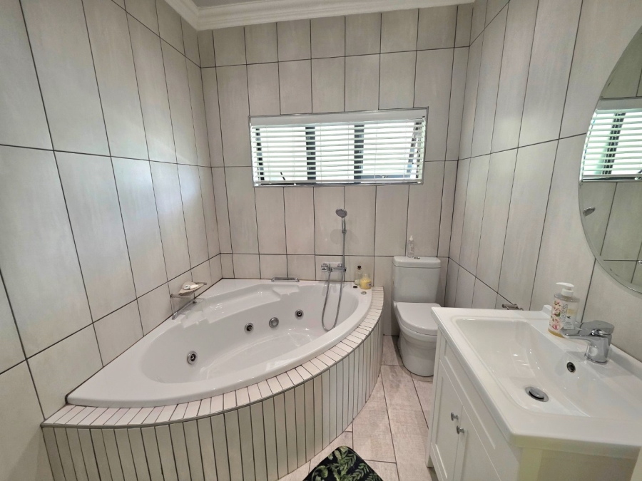 4 Bedroom Property for Sale in Jordania Free State